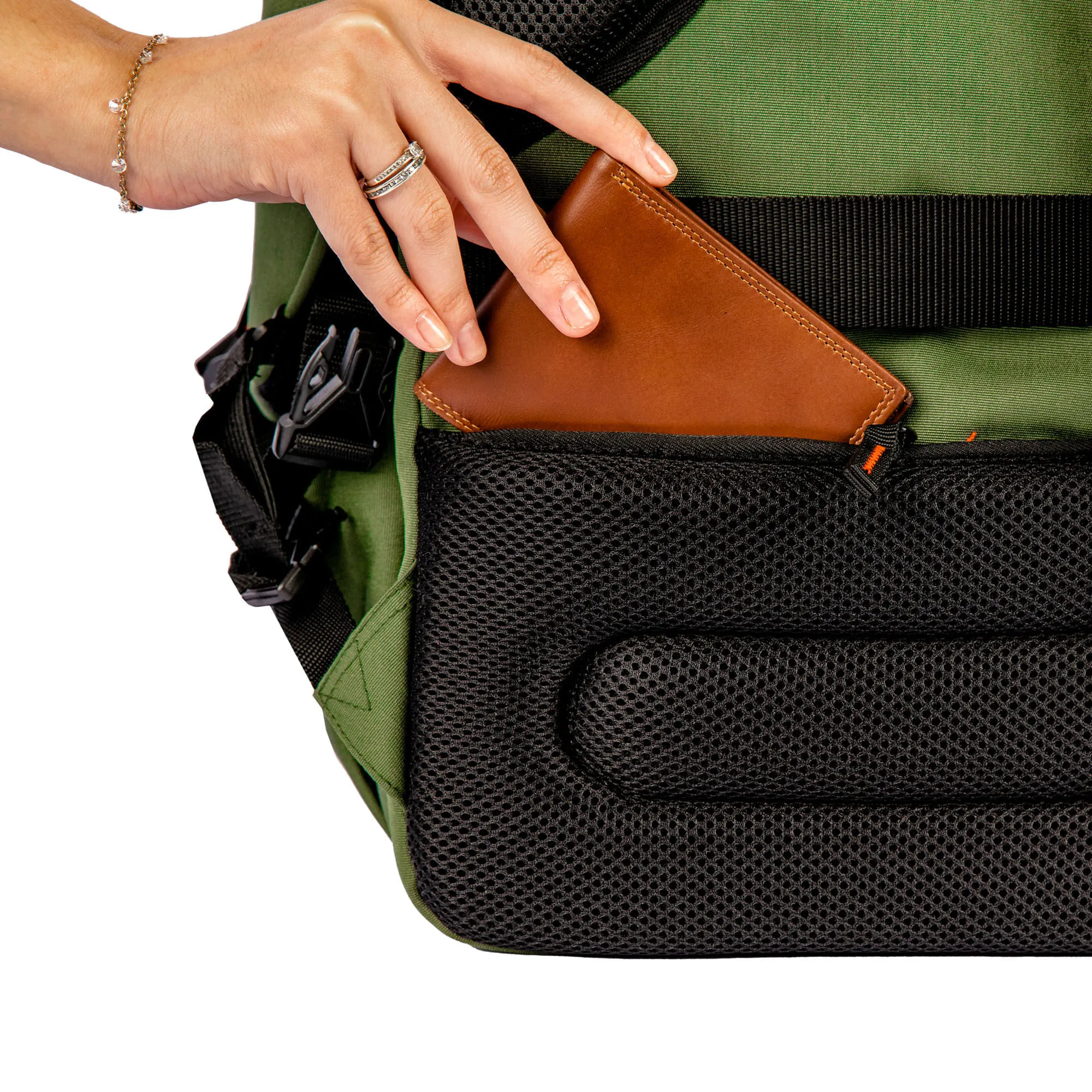 Mochila GG 2 Compartimentos Sestini Outsider Army - Verde