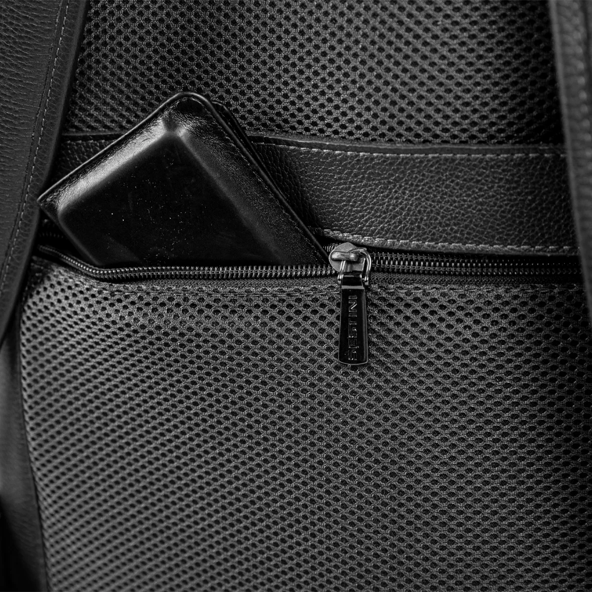 Mochila Grande 2 Compartimentos Notebook 15,6 Sestini Prime Couro - Preto