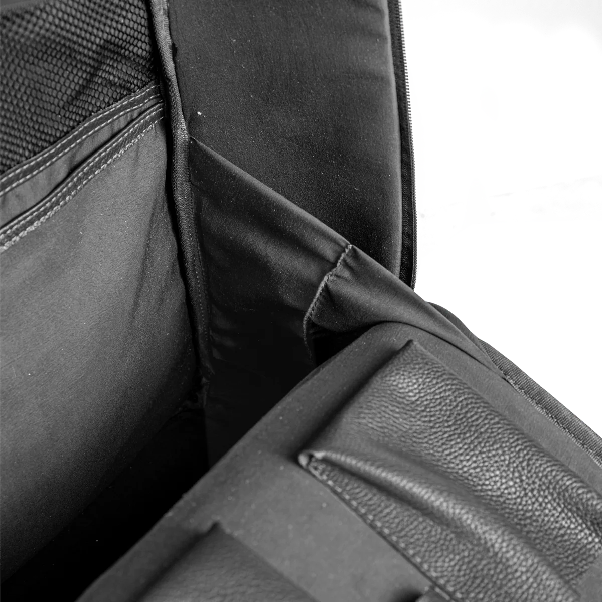 Mochila Grande 2 Compartimentos Notebook 15,6 Sestini Prime Couro - Preto