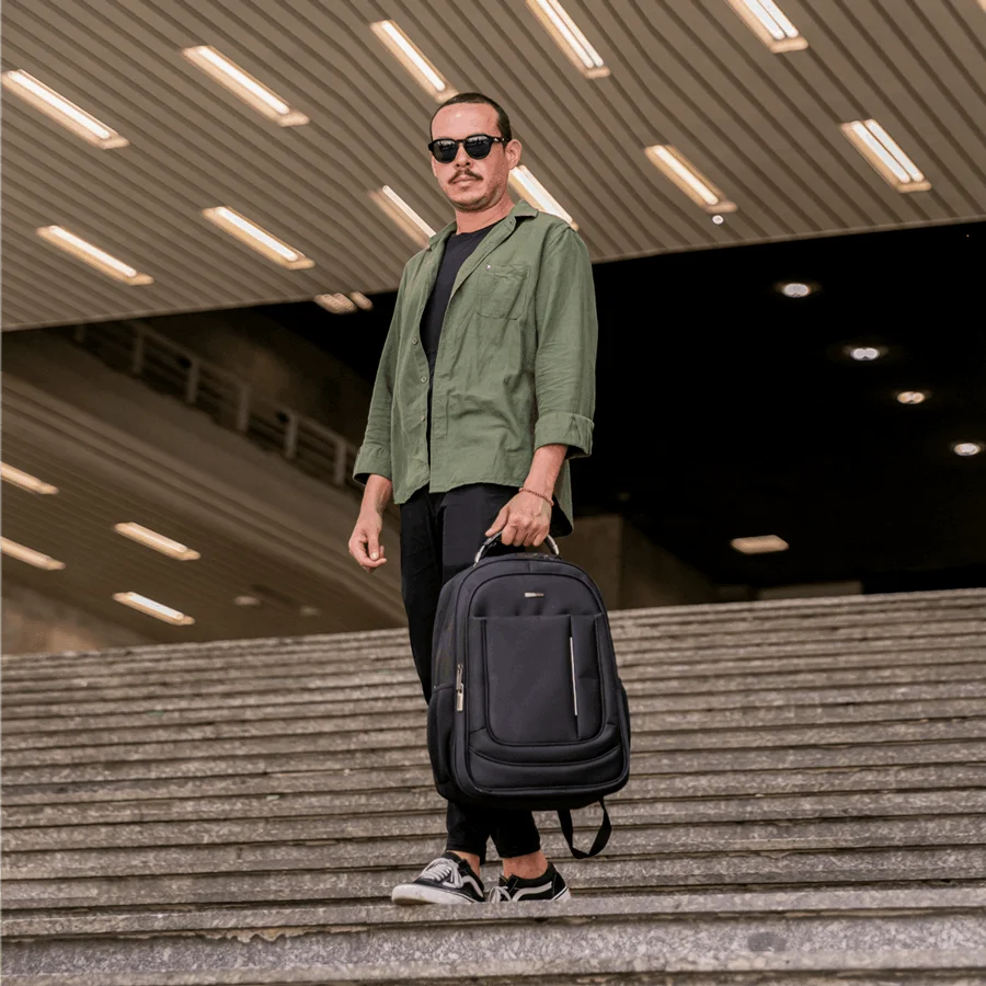 Mochila Grande 3 Compartimentos Com Cabo de Aço Notebook 17" Sestini Impact - Preto